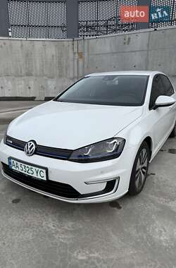 Хетчбек Volkswagen e-Golf 2015 в Києві