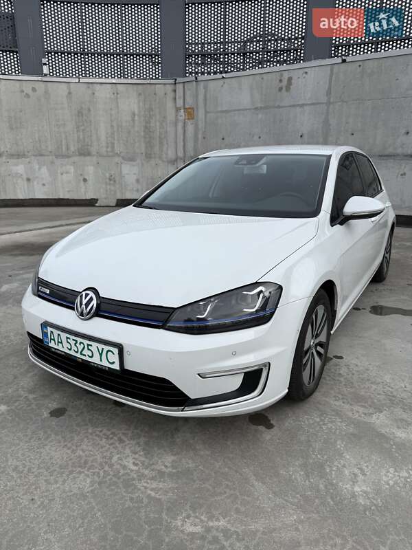 Volkswagen e-Golf 2015