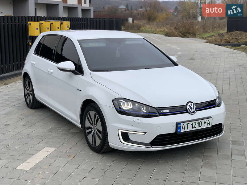 Хэтчбек Volkswagen e-Golf 2015 в Ивано-Франковске