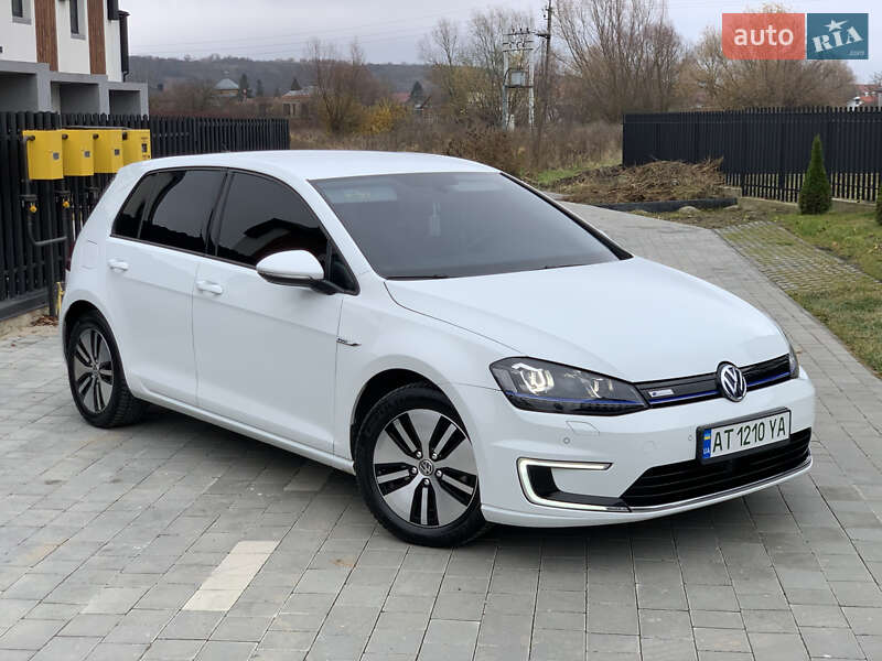 Хэтчбек Volkswagen e-Golf 2015 в Ивано-Франковске