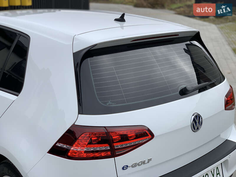 Хэтчбек Volkswagen e-Golf 2015 в Ивано-Франковске