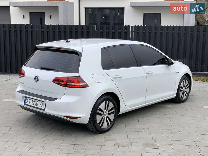 Хэтчбек Volkswagen e-Golf 2015 в Ивано-Франковске