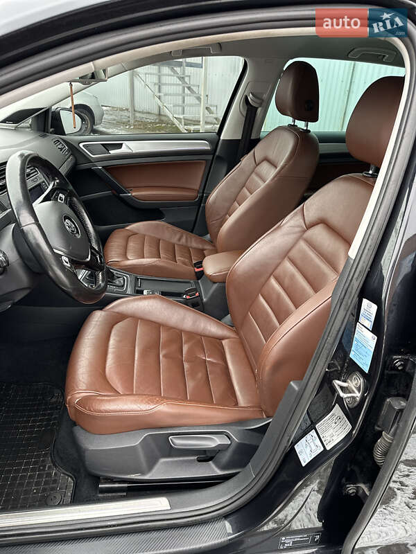 Хэтчбек Volkswagen e-Golf 2014 в Владимире