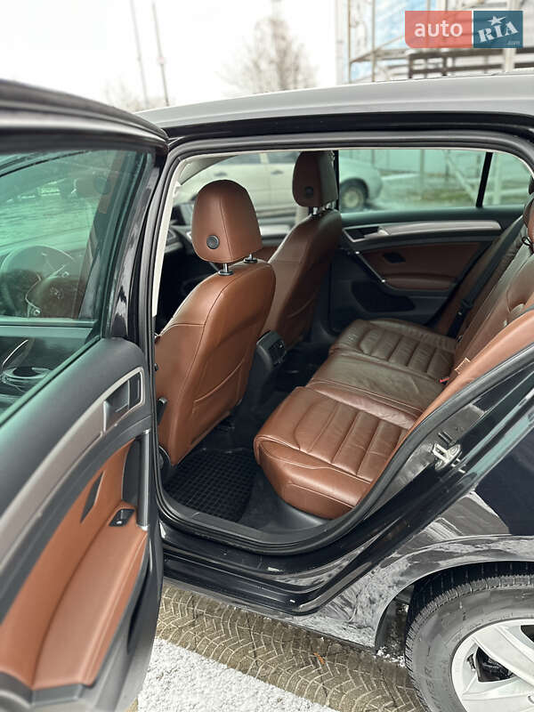 Хэтчбек Volkswagen e-Golf 2014 в Владимире