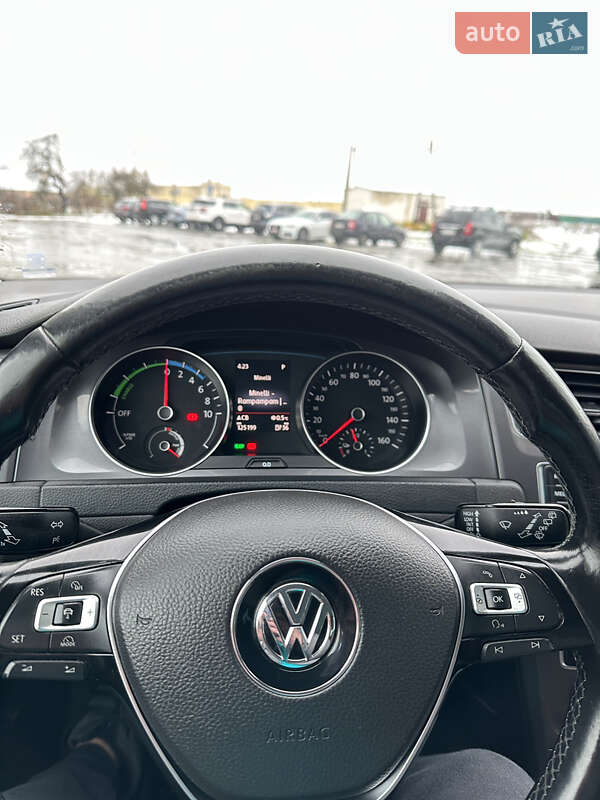 Хэтчбек Volkswagen e-Golf 2014 в Владимире