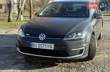 Хетчбек Volkswagen e-Golf 2017 в Пирятині