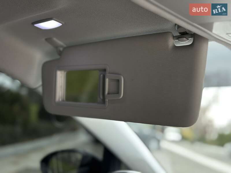 Хэтчбек Volkswagen e-Golf 2020 в Днепре