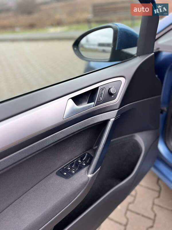 Хэтчбек Volkswagen e-Golf 2015 в Ковеле