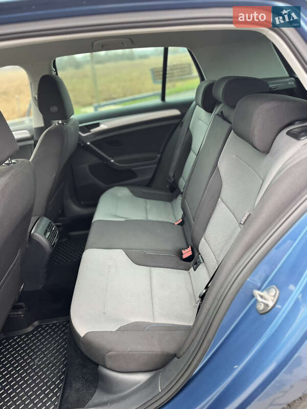 Хэтчбек Volkswagen e-Golf 2015 в Ковеле