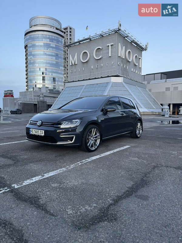 Хэтчбек Volkswagen e-Golf 2020 в Днепре
