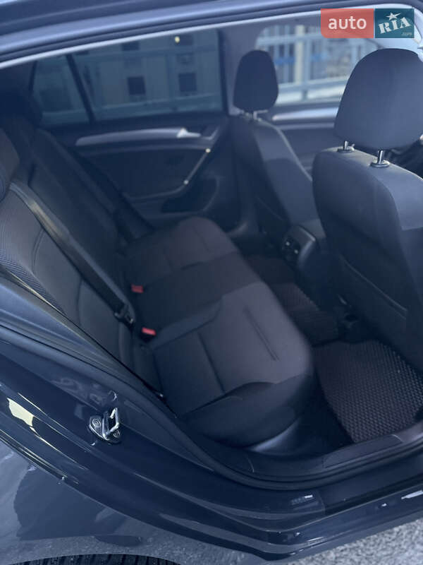 Хэтчбек Volkswagen e-Golf 2020 в Днепре