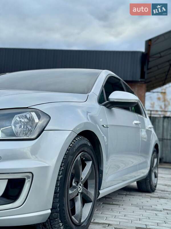 Хетчбек Volkswagen e-Golf 2015 в Чернівцях фото 11 Хетчбек Volkswagen e-Golf 2015 в Чернівцях