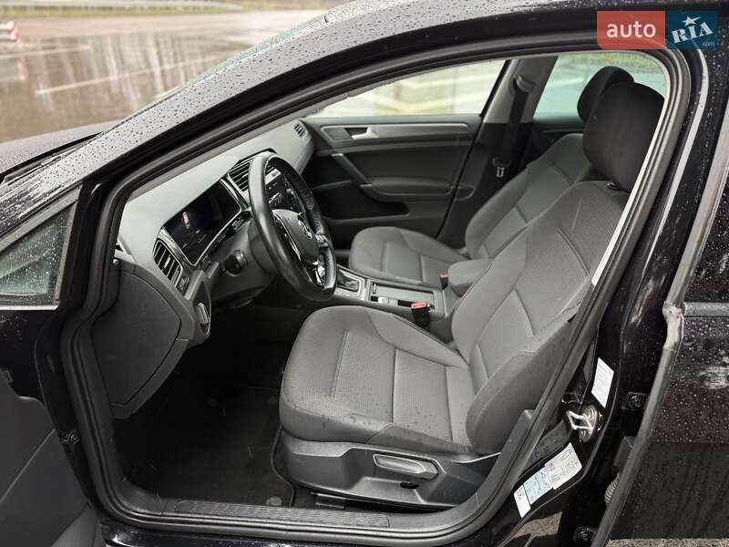 Хэтчбек Volkswagen e-Golf 2019 в Дубно