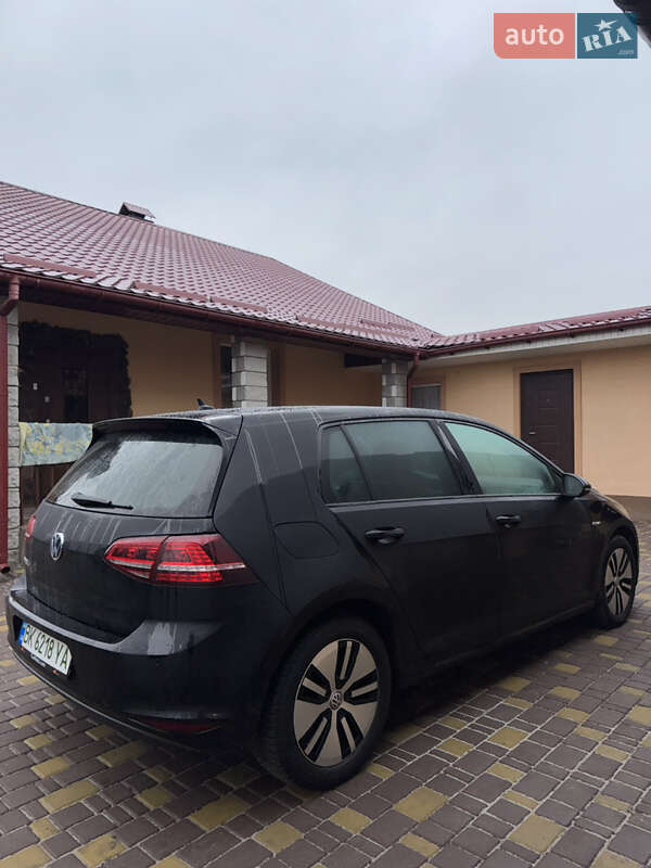 Хэтчбек Volkswagen e-Golf 2015 в Ровно