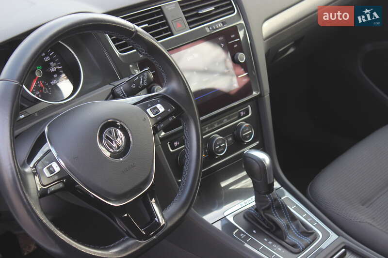 Хэтчбек Volkswagen e-Golf 2020 в Днепре