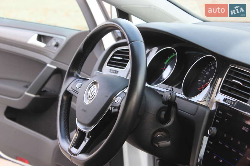 Хэтчбек Volkswagen e-Golf 2020 в Днепре