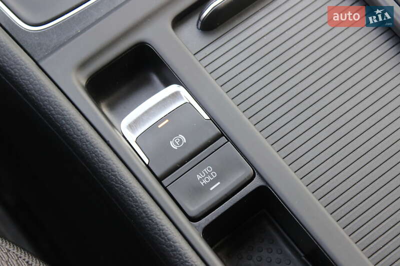 Хэтчбек Volkswagen e-Golf 2020 в Днепре