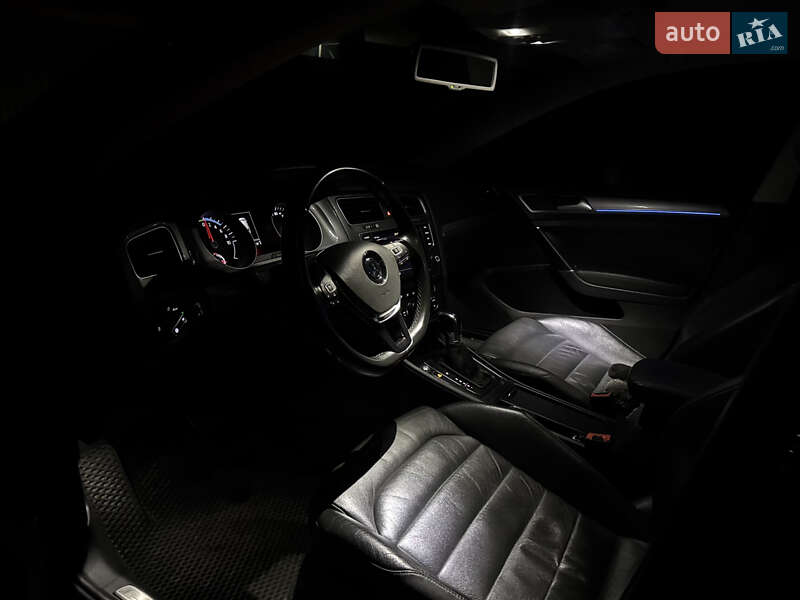 Хэтчбек Volkswagen e-Golf 2015 в Хмельницком