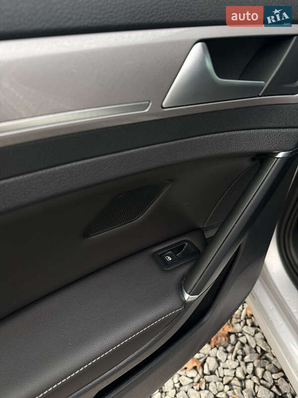 Хэтчбек Volkswagen e-Golf 2016 в Бродах фото 28 Хэтчбек Volkswagen e-Golf 2016 в Бродах