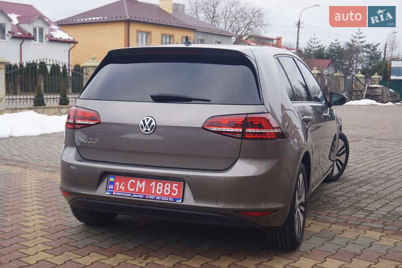 Хэтчбек Volkswagen e-Golf 2015 в Самборе