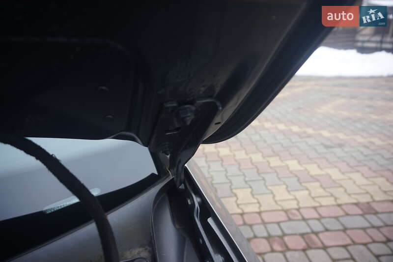 Хэтчбек Volkswagen e-Golf 2015 в Самборе