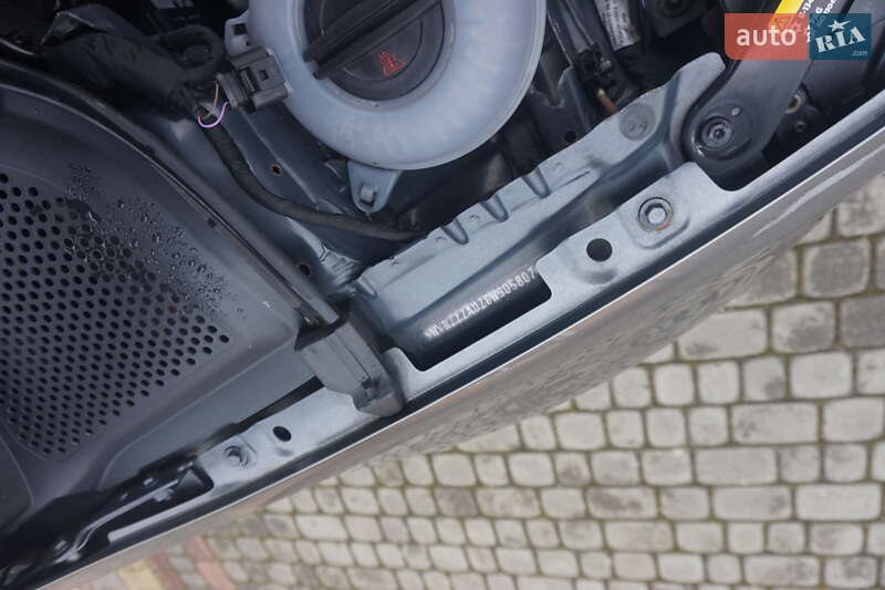 Хэтчбек Volkswagen e-Golf 2015 в Самборе