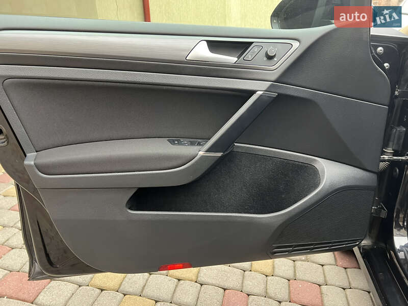 Хэтчбек Volkswagen e-Golf 2018 в Львове