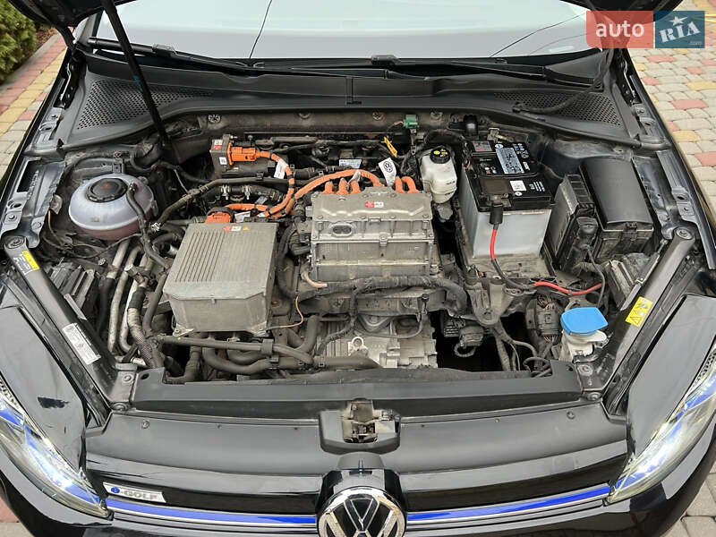 Хэтчбек Volkswagen e-Golf 2018 в Львове