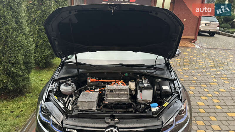 Хэтчбек Volkswagen e-Golf 2021 в Сваляве