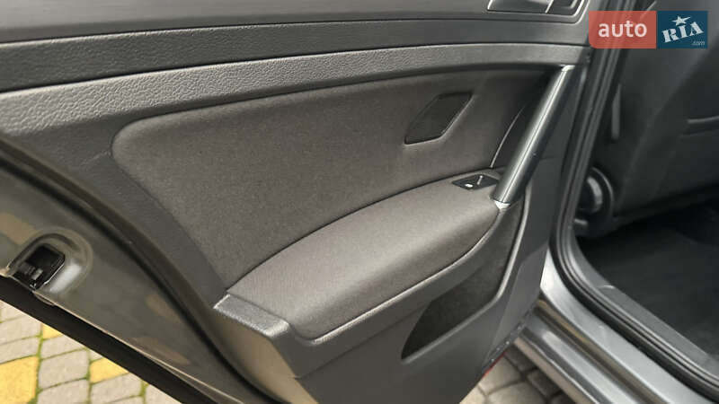 Хэтчбек Volkswagen e-Golf 2021 в Сваляве