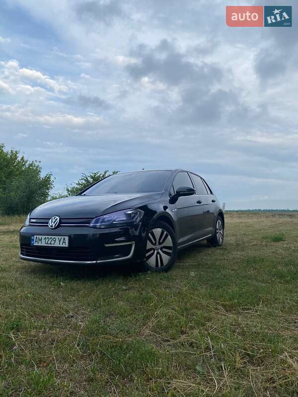Хэтчбек Volkswagen e-Golf 2017 в Житомире