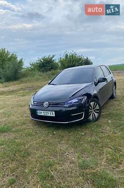 Хэтчбек Volkswagen e-Golf 2017 в Житомире