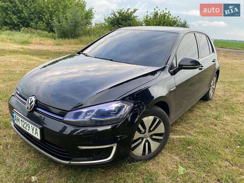 Хэтчбек Volkswagen e-Golf 2017 в Житомире