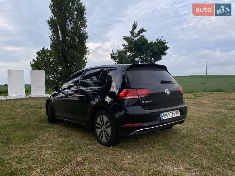Хэтчбек Volkswagen e-Golf 2017 в Житомире