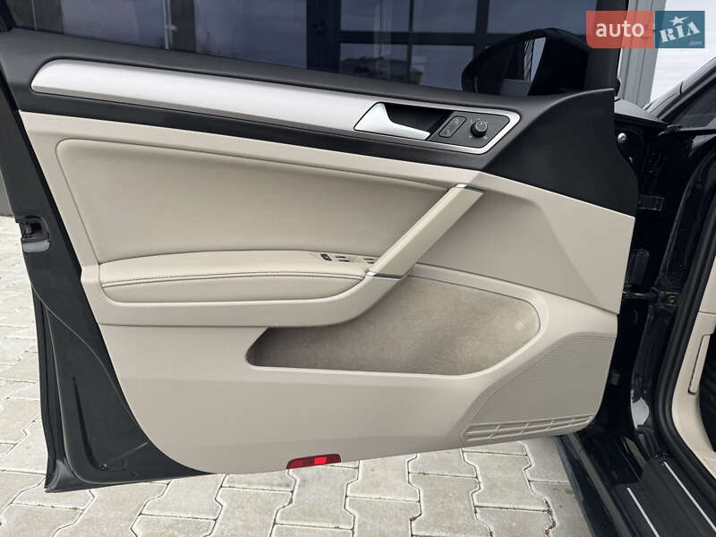 Хэтчбек Volkswagen e-Golf 2015 в Тернополе фото 45 Хэтчбек Volkswagen e-Golf 2015 в Тернополе