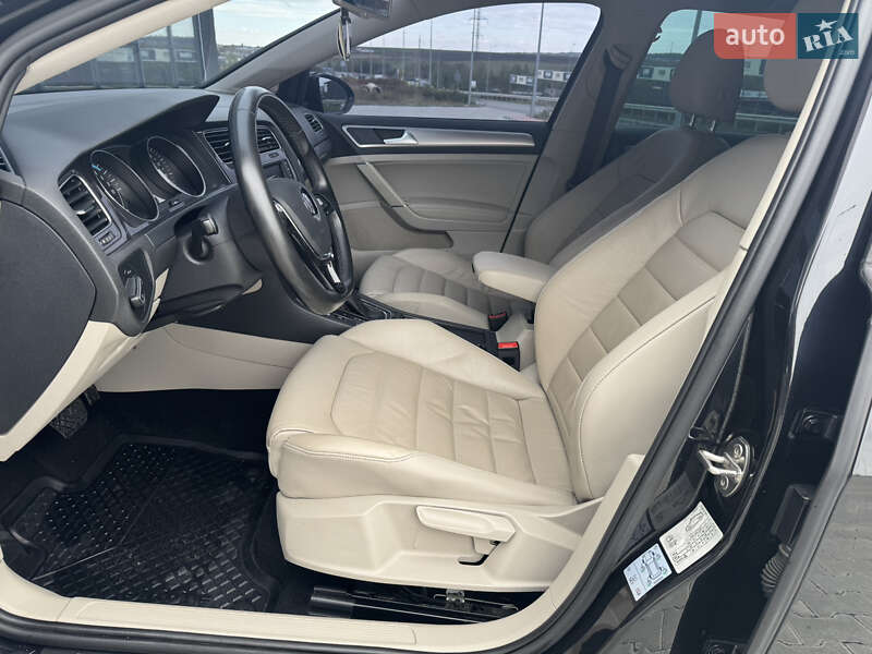 Хэтчбек Volkswagen e-Golf 2015 в Тернополе фото 47 Хэтчбек Volkswagen e-Golf 2015 в Тернополе