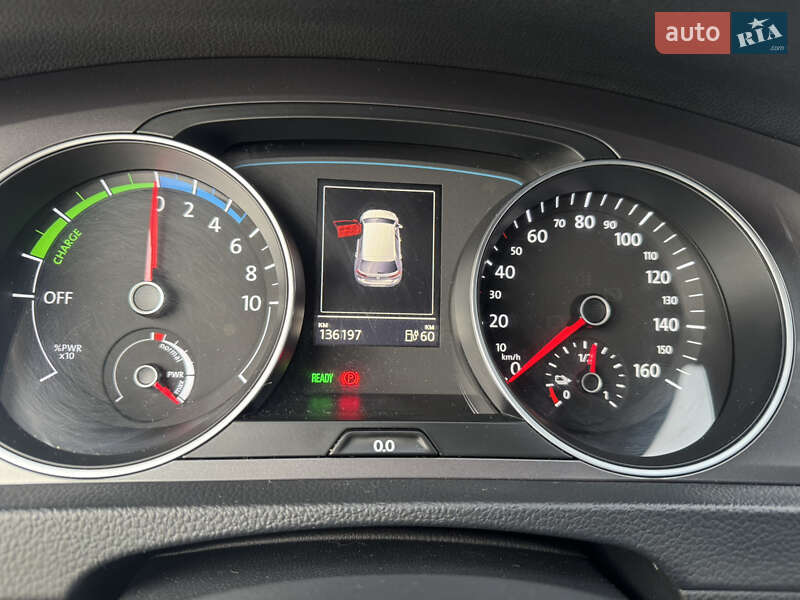 Хэтчбек Volkswagen e-Golf 2015 в Тернополе фото 66 Хэтчбек Volkswagen e-Golf 2015 в Тернополе