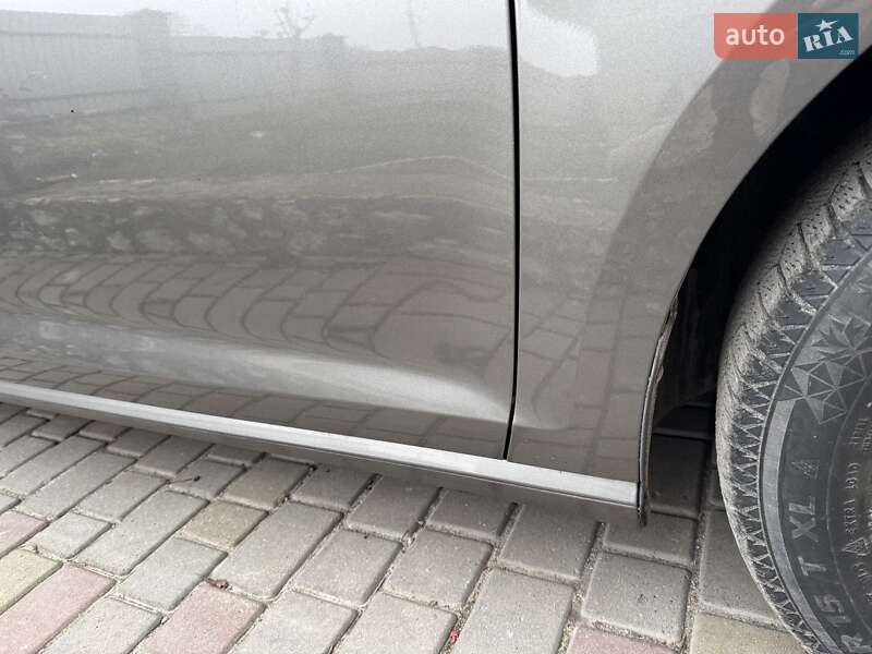 Хэтчбек Volkswagen e-Golf 2015 в Тернополе фото 4 Хэтчбек Volkswagen e-Golf 2015 в Тернополе