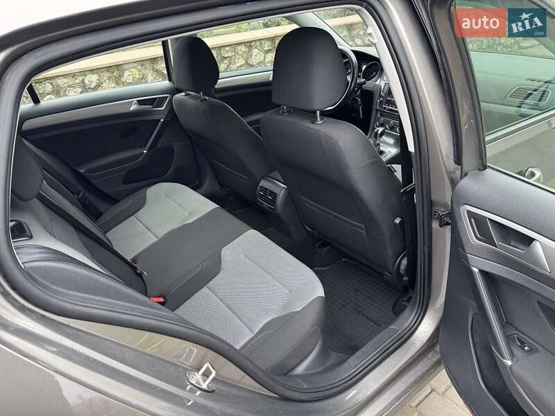 Хэтчбек Volkswagen e-Golf 2015 в Тернополе фото 12 Хэтчбек Volkswagen e-Golf 2015 в Тернополе