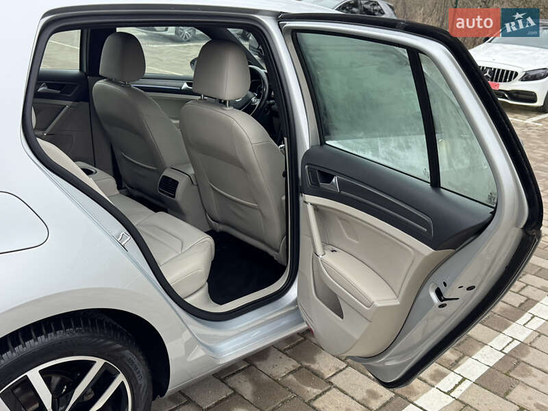 Хэтчбек Volkswagen e-Golf 2019 в Луцке