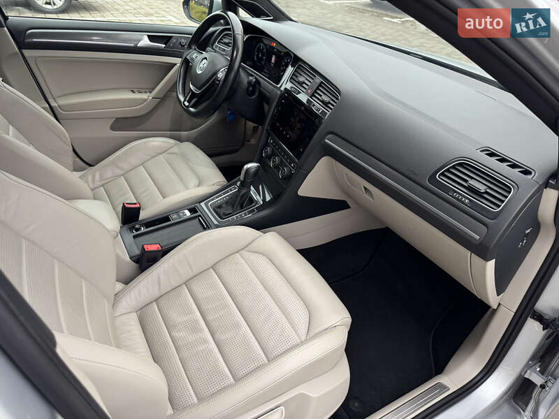 Хэтчбек Volkswagen e-Golf 2019 в Луцке