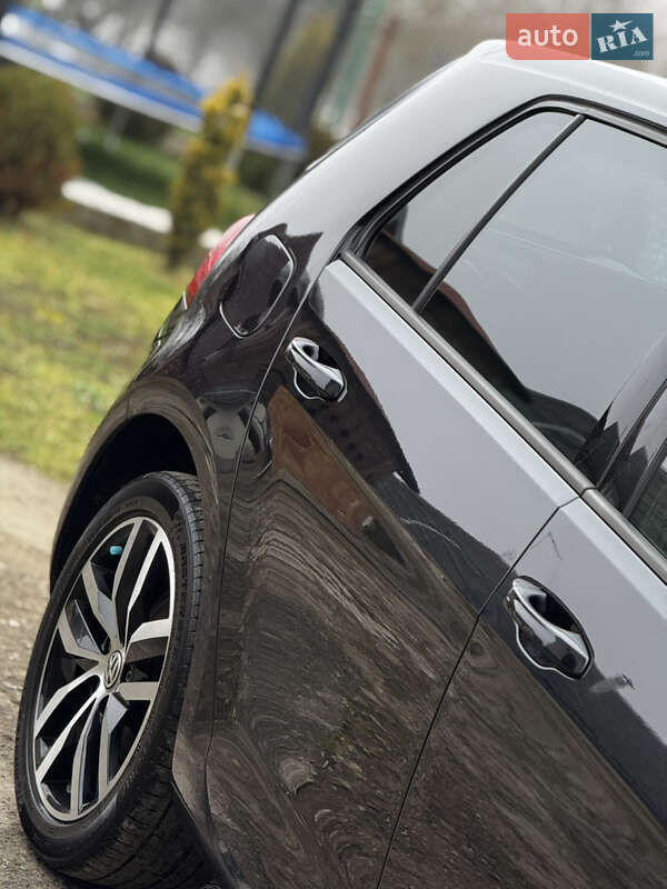 Хэтчбек Volkswagen e-Golf 2019 в Дрогобыче