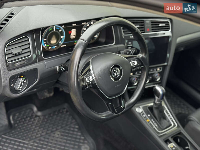 Хэтчбек Volkswagen e-Golf 2019 в Дрогобыче