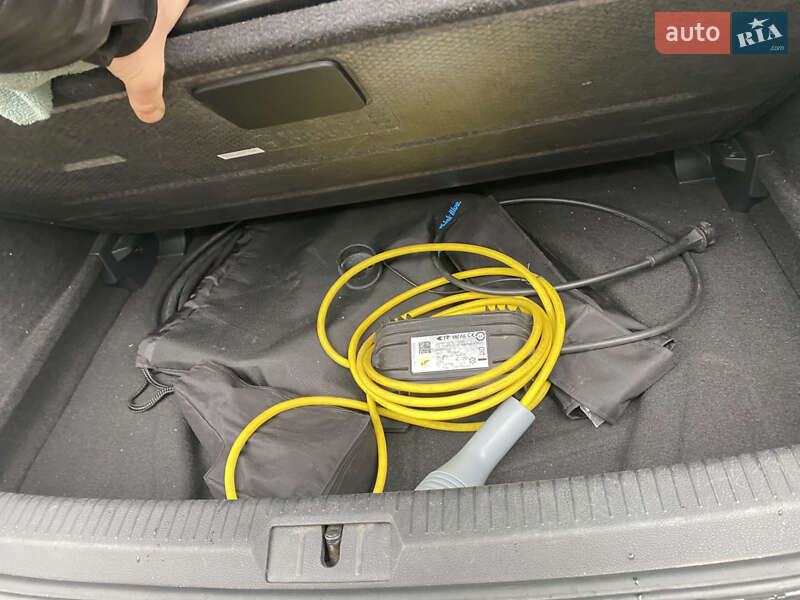 Хэтчбек Volkswagen e-Golf 2018 в Тернополе