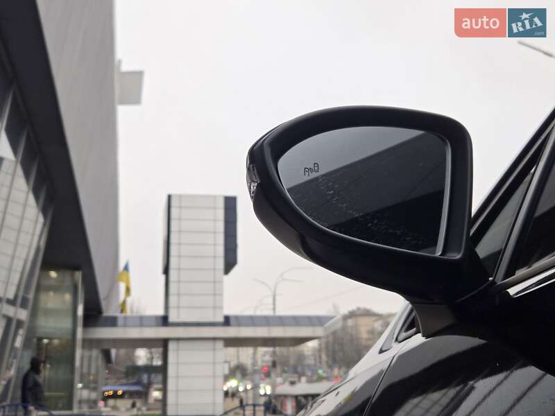 Хэтчбек Volkswagen e-Golf 2019 в Киеве