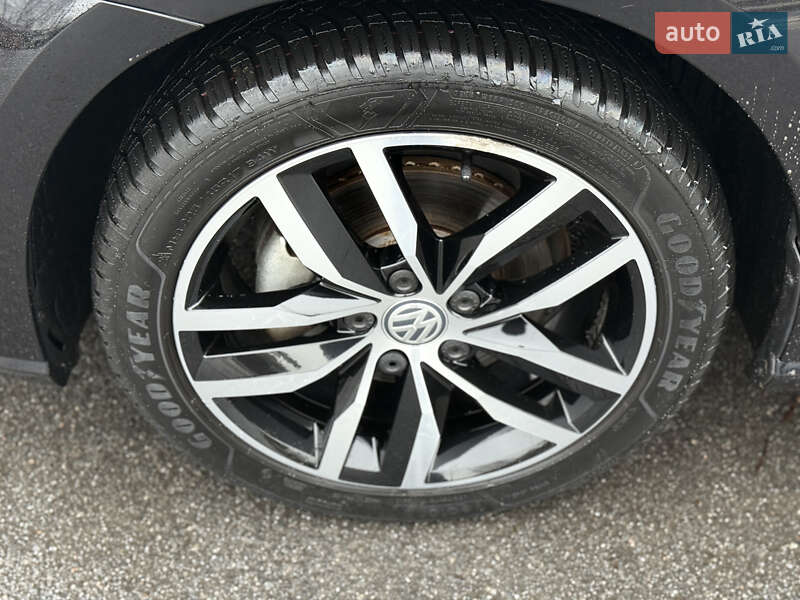 Хэтчбек Volkswagen e-Golf 2019 в Ровно