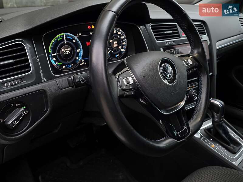 Хэтчбек Volkswagen e-Golf 2018 в Тернополе фото 26 Хэтчбек Volkswagen e-Golf 2018 в Тернополе