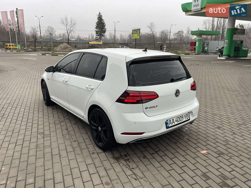 Хэтчбек Volkswagen e-Golf 2017 в Киеве
