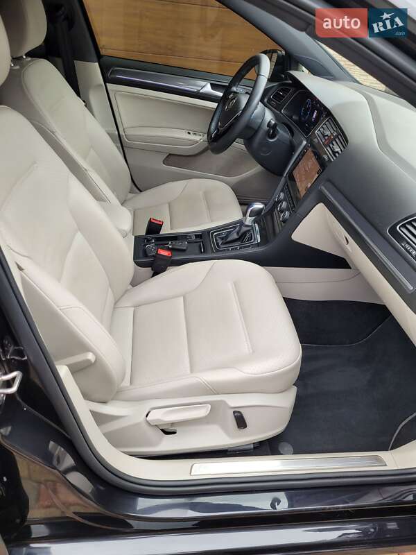 Хэтчбек Volkswagen e-Golf 2018 в Ровно