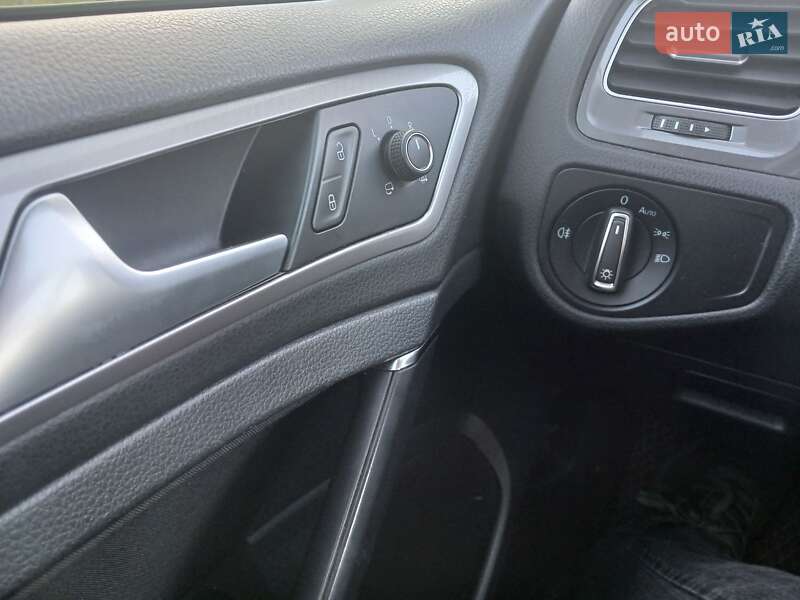 Хэтчбек Volkswagen e-Golf 2014 в Харькове